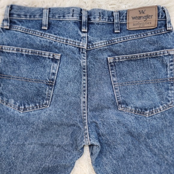 Wrangler Mens Authentics Classic Relaxed Fit Jean - Picture 5 of 6